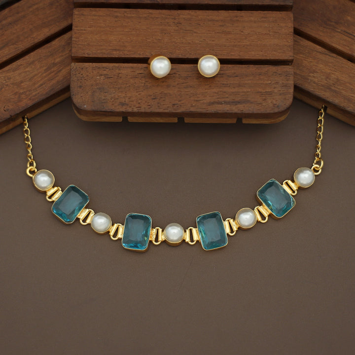 Hima Glossy Rectangle Pearl Choker With Pearl Stud