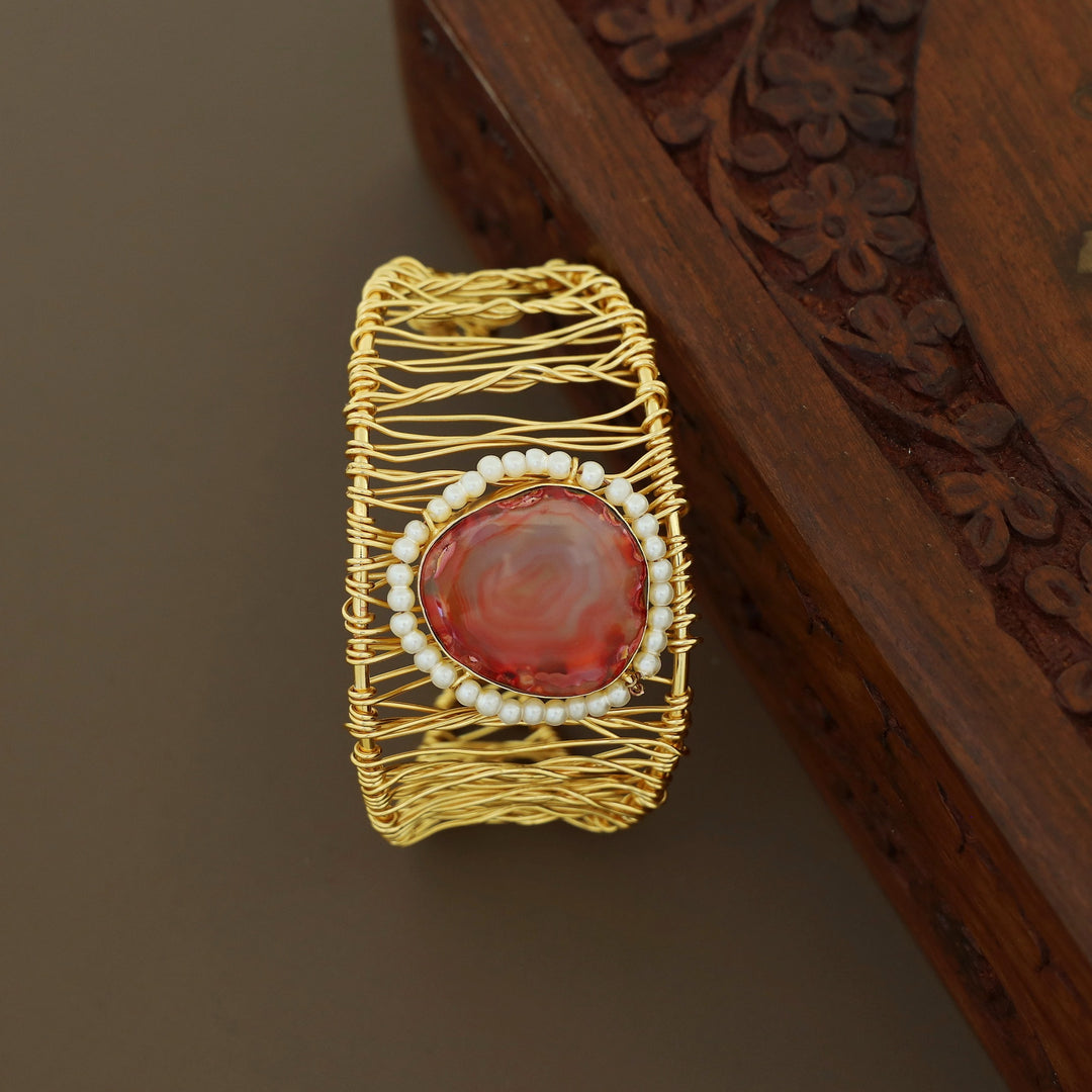 Versha Golden Wired Agate Pearl Bangle