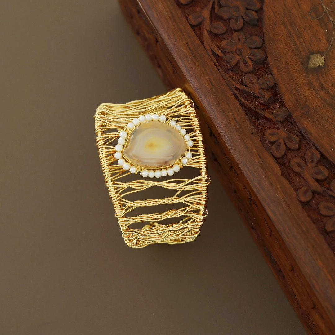 Versha Golden Wired Agate Pearl Bangle