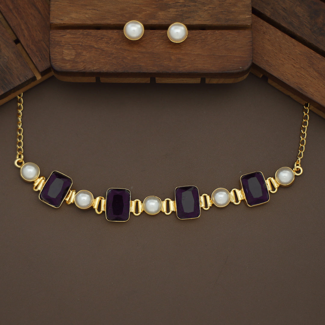 Hima Glossy Rectangle Pearl Choker With Pearl Stud