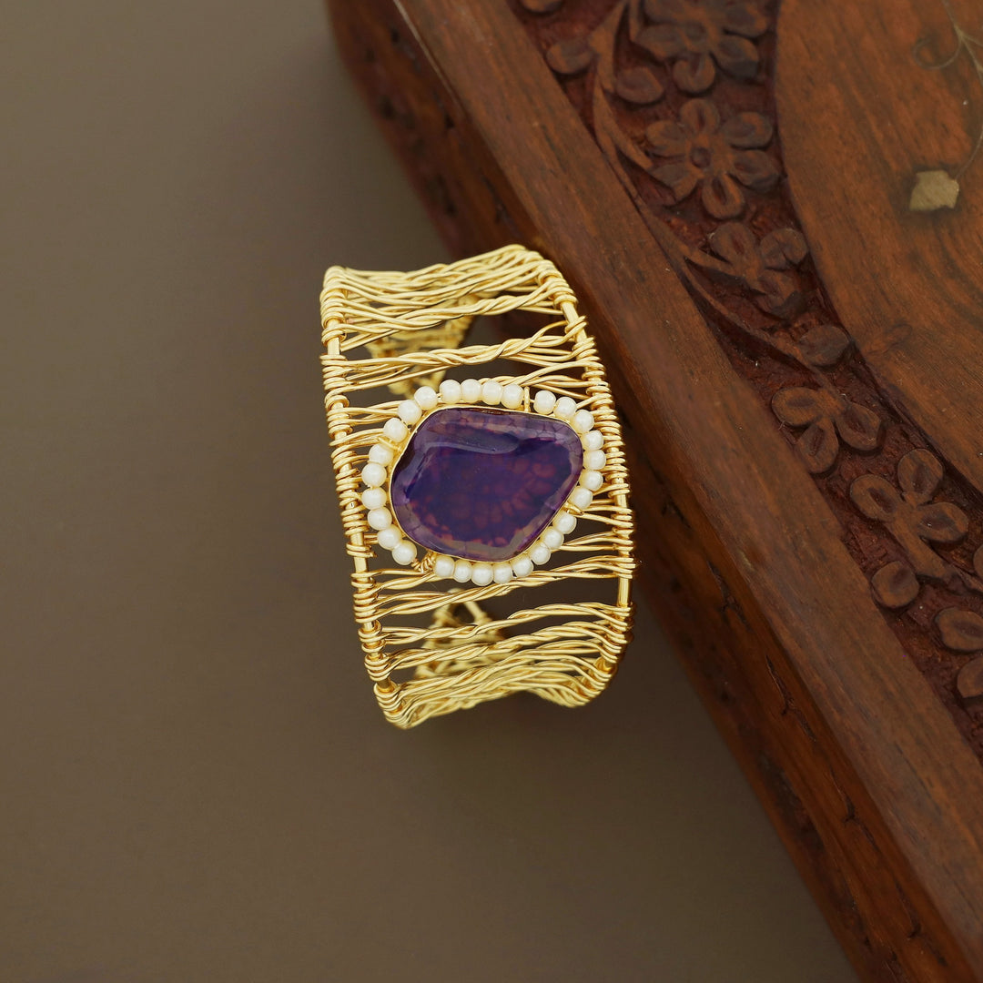 Versha Golden Wired Agate Pearl Bangle