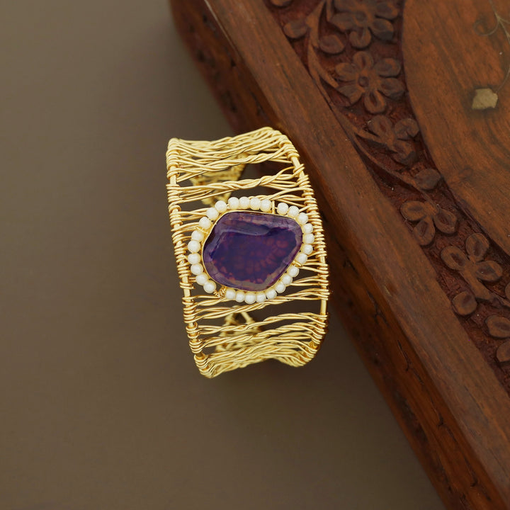 Versha Golden Wired Agate Pearl Bangle