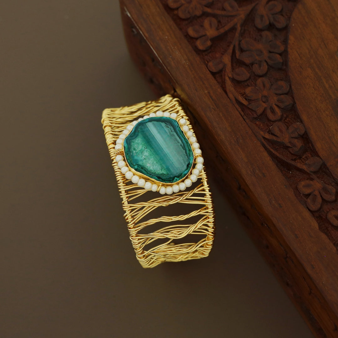 Versha Golden Wired Agate Pearl Bangle