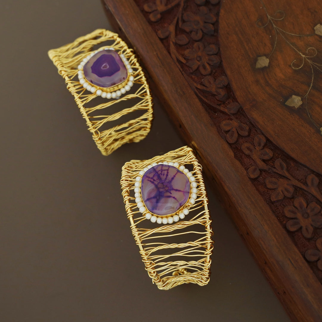 Versha Golden Wired Agate Pearl Bangle
