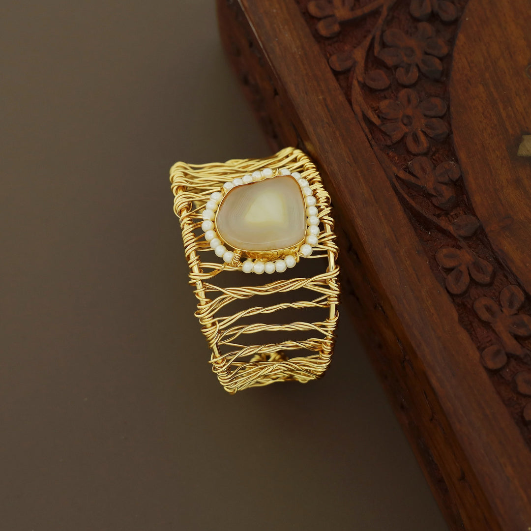 Versha Golden Wired Agate Pearl Bangle