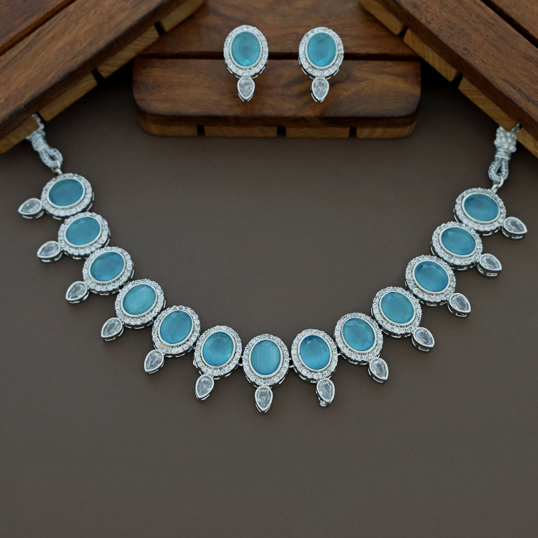 Likasa Neckpiece With Earring