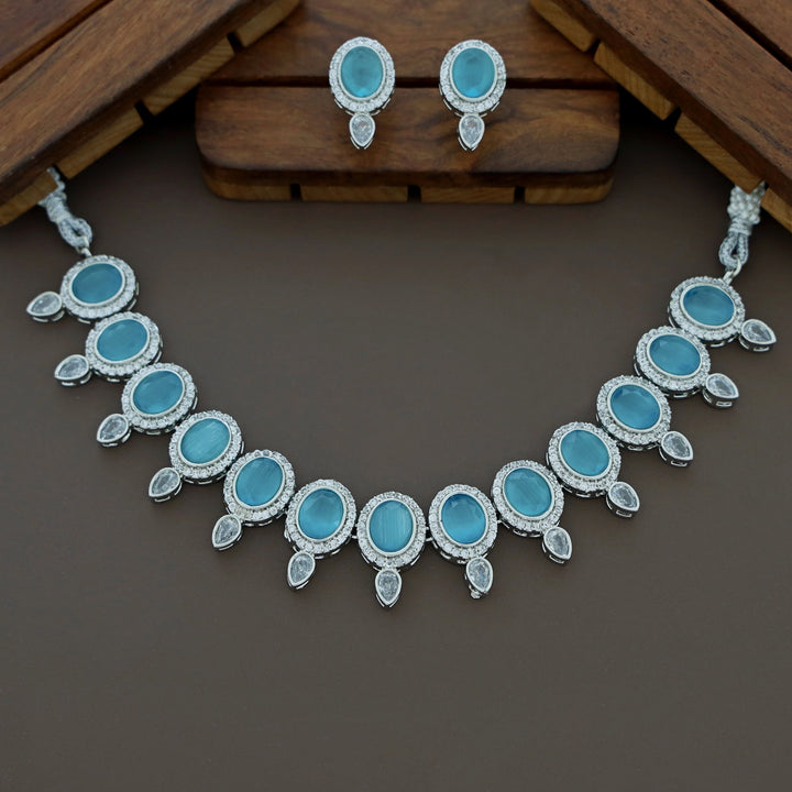 Likasa Neckpiece With Earring