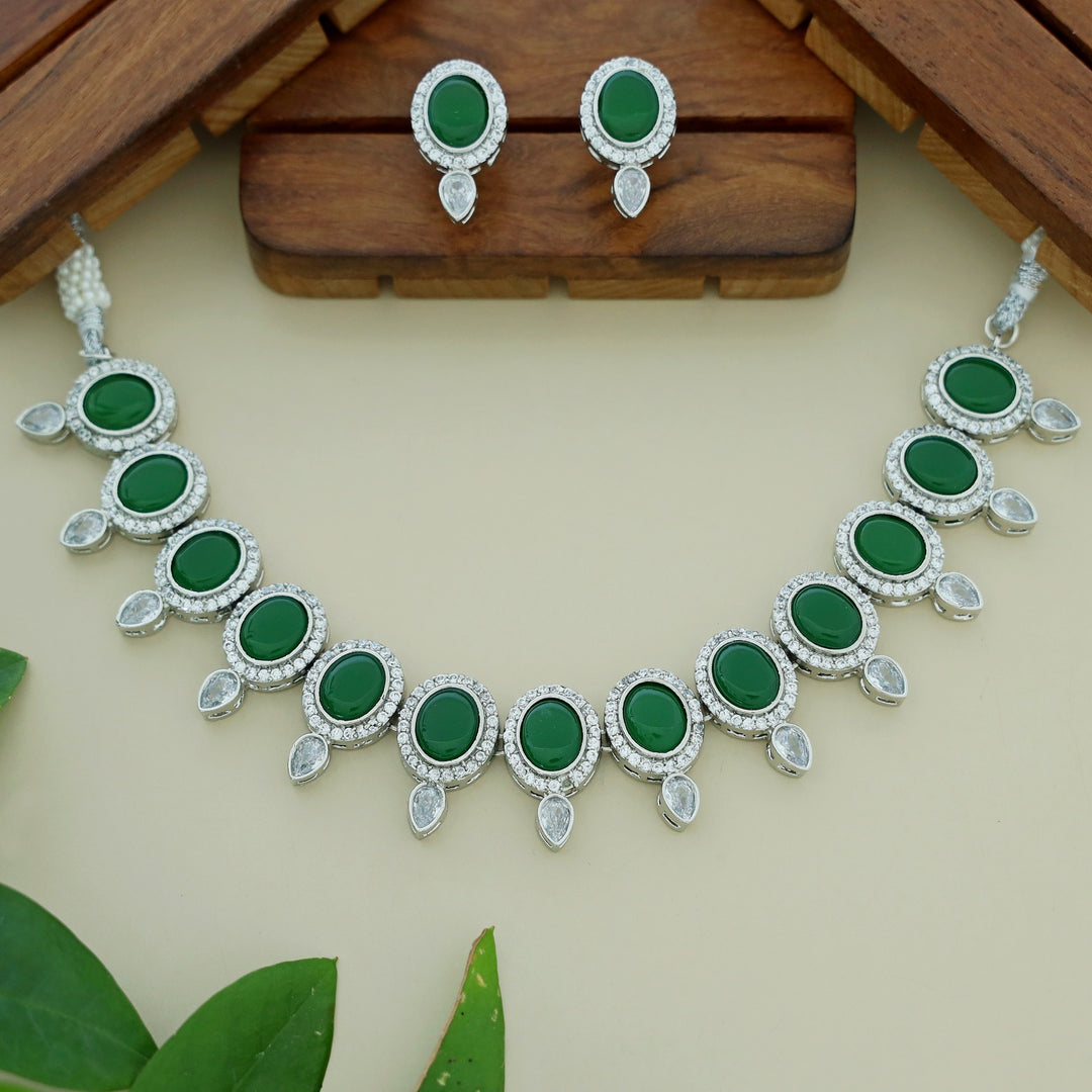 Likasa Neckpiece With Earring