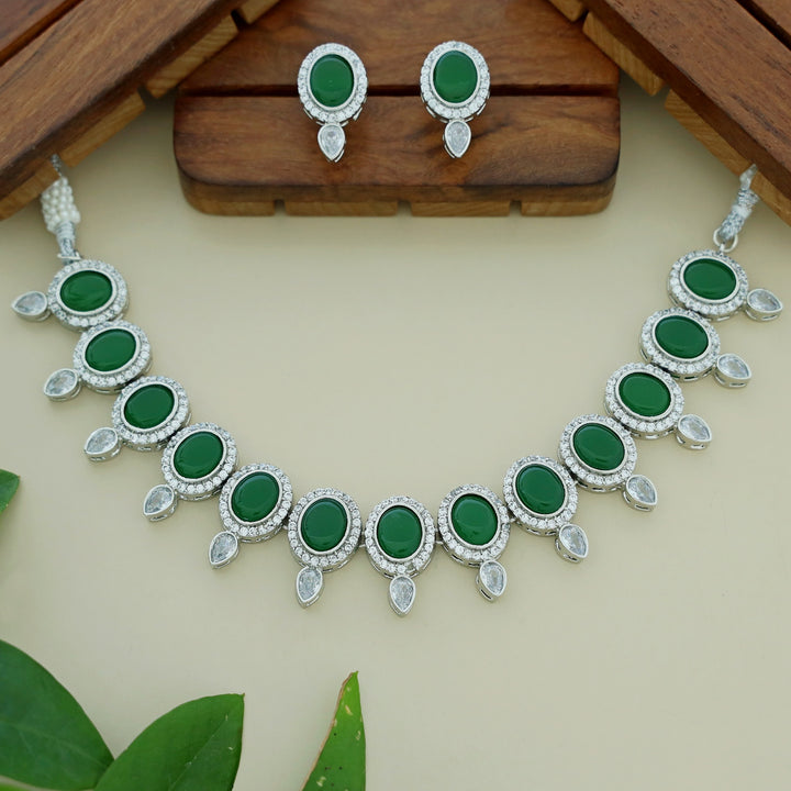 Likasa Neckpiece With Earring