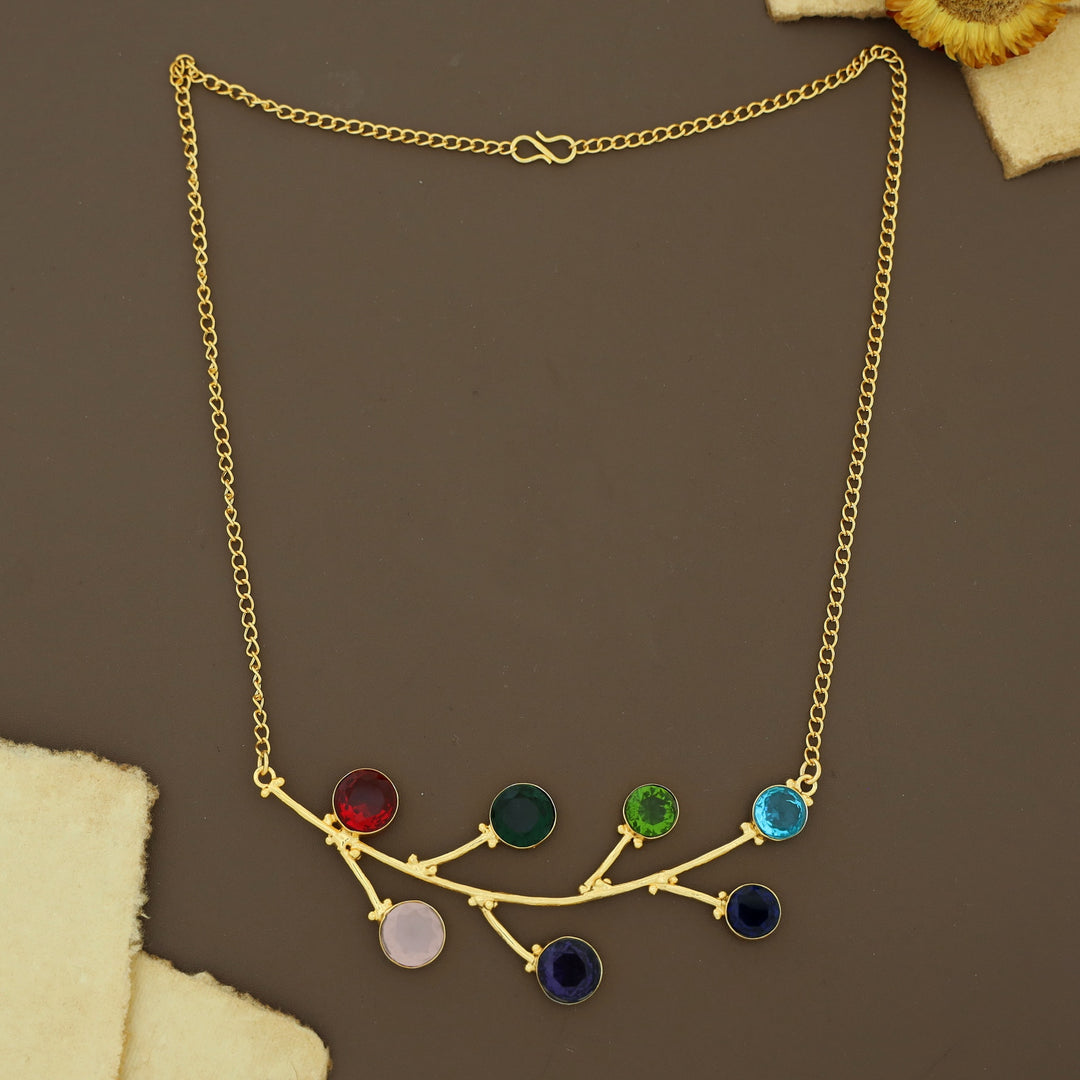 Sitara Golden Chainy Leaf Circle Glossy Neckpiece