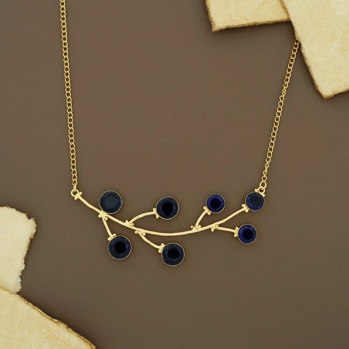 Sitara Golden Chainy Leaf Circle Glossy Neckpiece