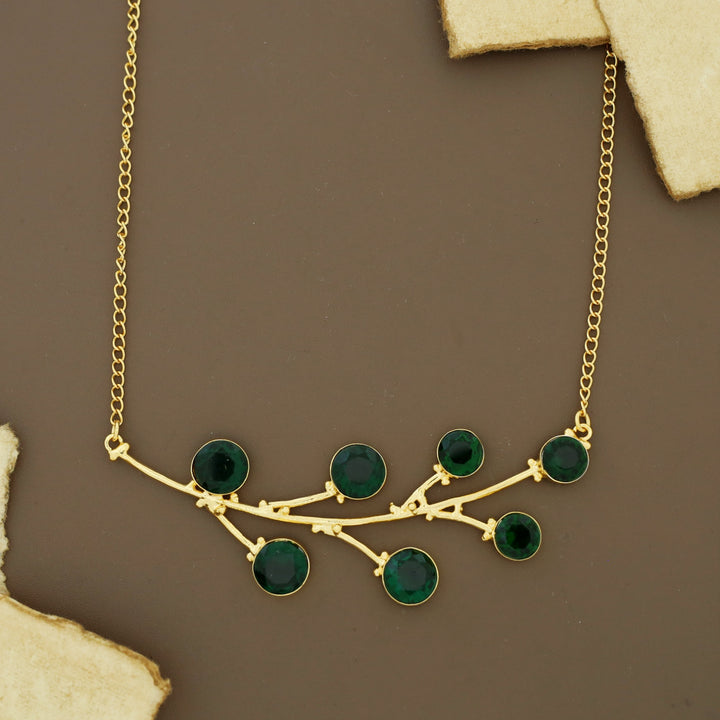 Sitara Golden Chainy Leaf Circle Glossy Neckpiece