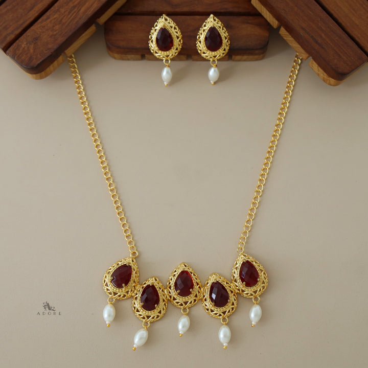 Penta Dew Drop Glossy Pearl Neckpiece with Earring