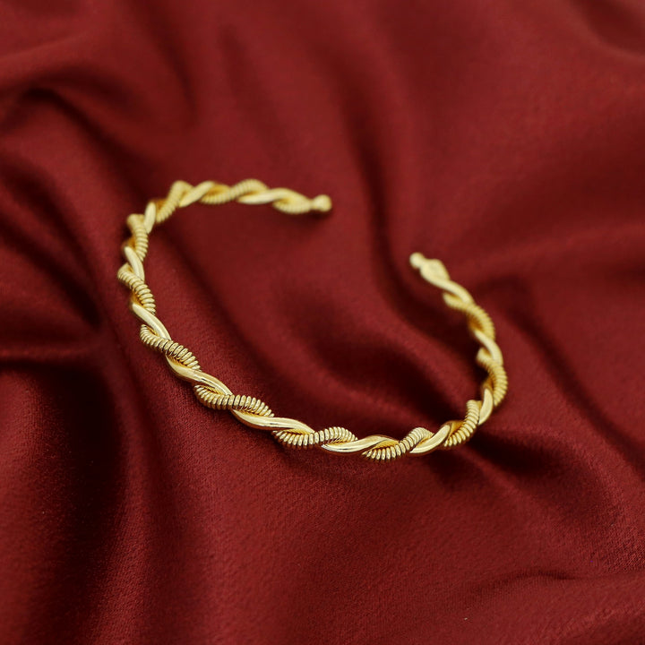 Tara Golden Twisted Bangle