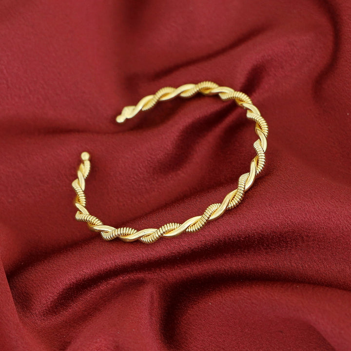 Tara Golden Twisted Bangle