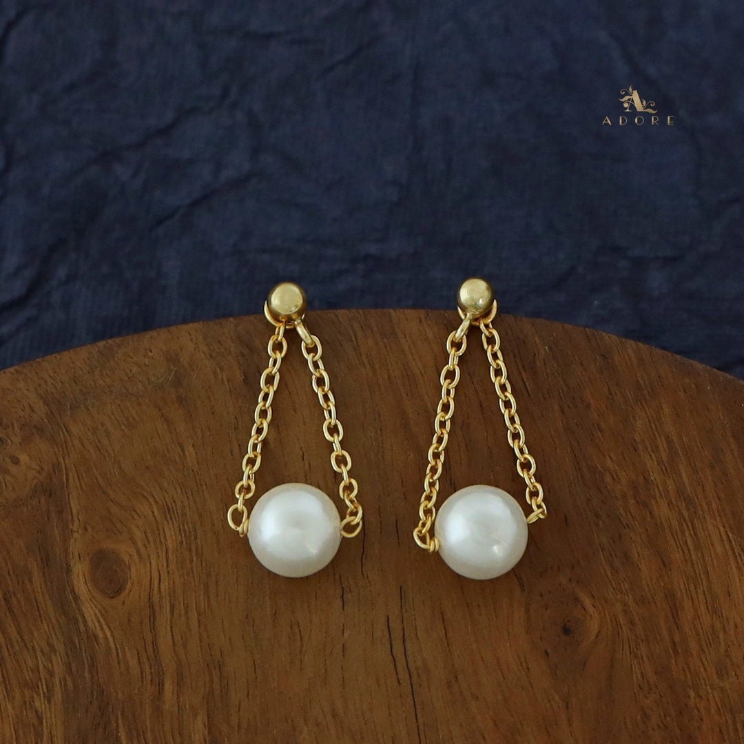 Avery Chainy Pearl Earring