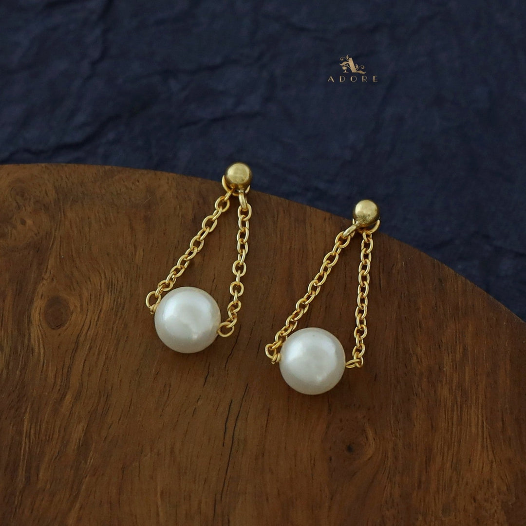 Avery Chainy Pearl Earring