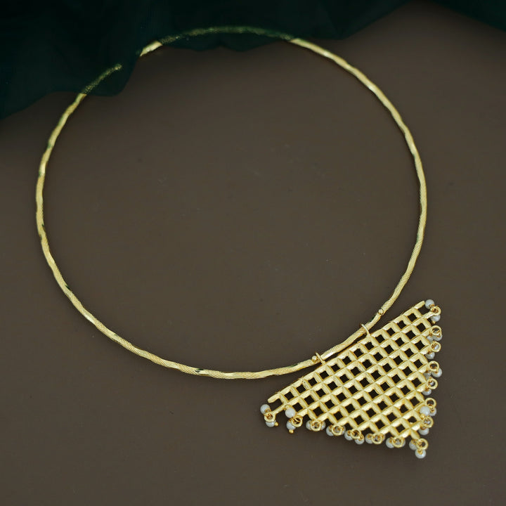 Sukhwinder Golden Triangle Pearl Hammered Neck Cuff