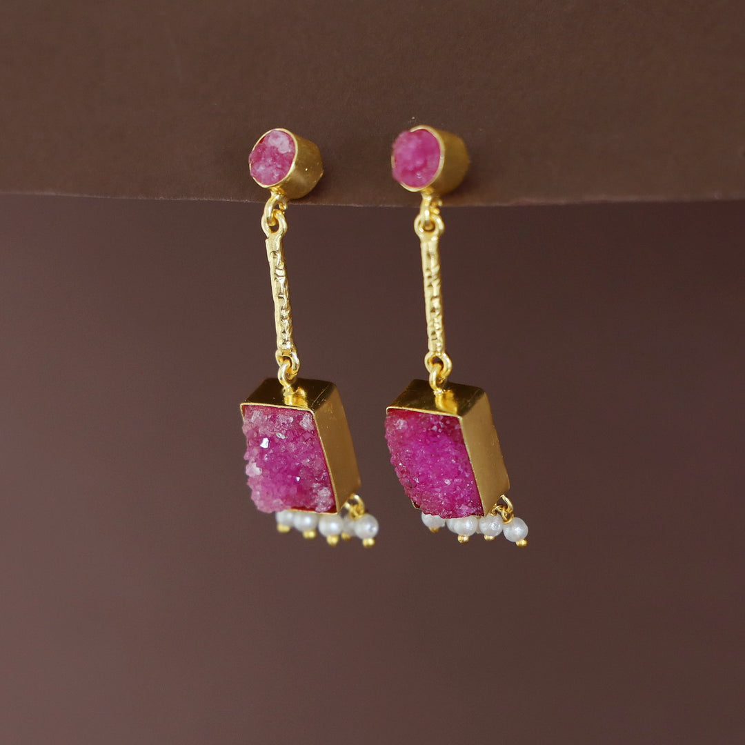 Mira Mini Circle Pendulum Rectangle Druzy Pearl Earring