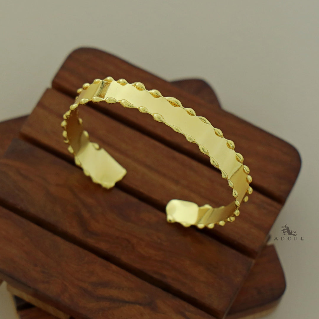 Rora Golden Plated Bangle
