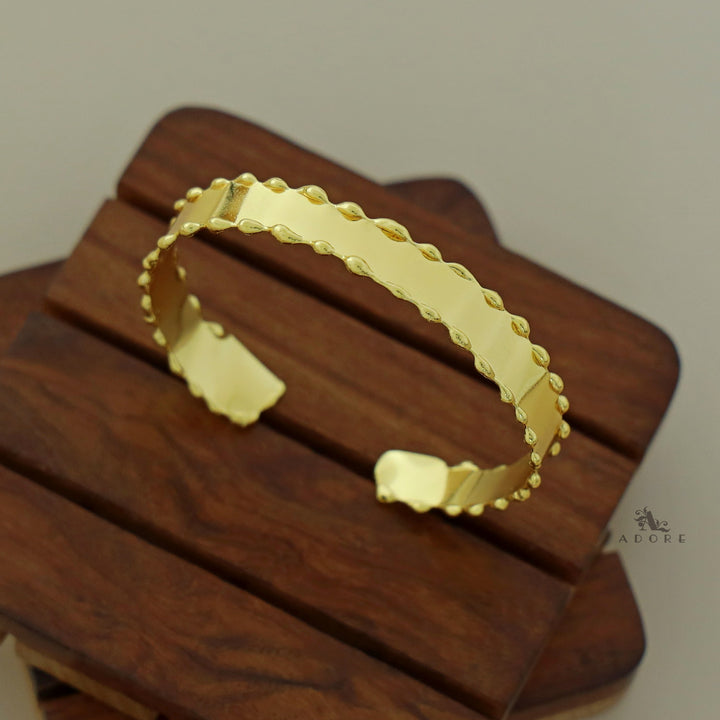 Rora Golden Plated Bangle