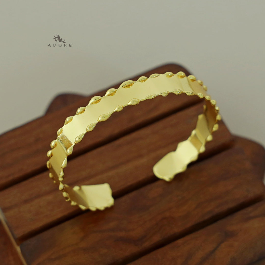 Rora Golden Plated Bangle
