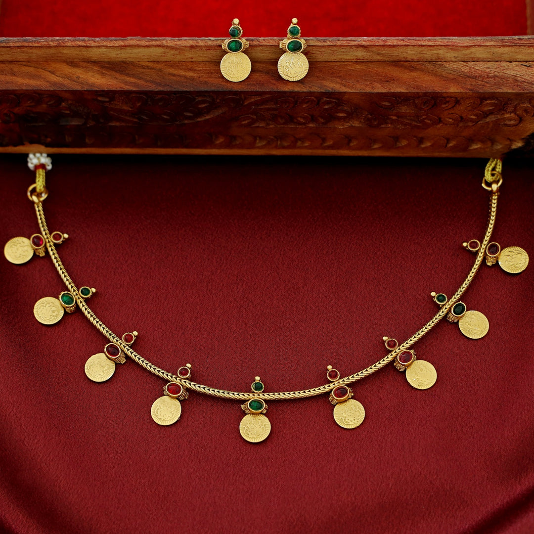 Disha Devi Kashi Short Neckpiece With Earring