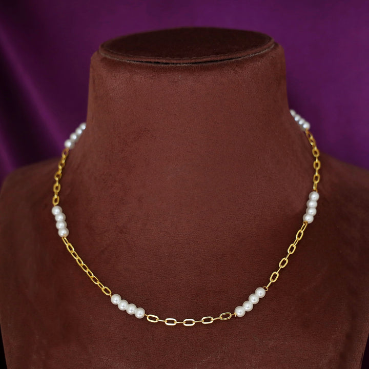 Eila Tetra Pearl Chain Neckpiece