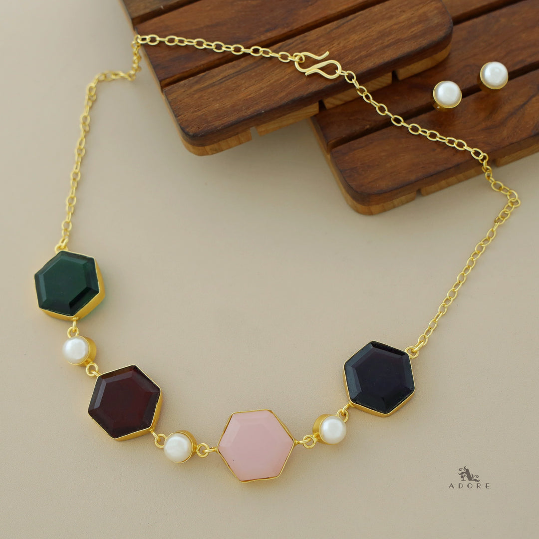 4 Hexa Glossy Pearl Choker with Stud