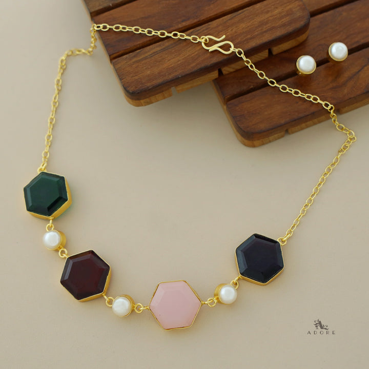 4 Hexa Glossy Pearl Choker with Stud