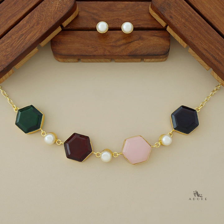 4 Hexa Glossy Pearl Choker with Stud