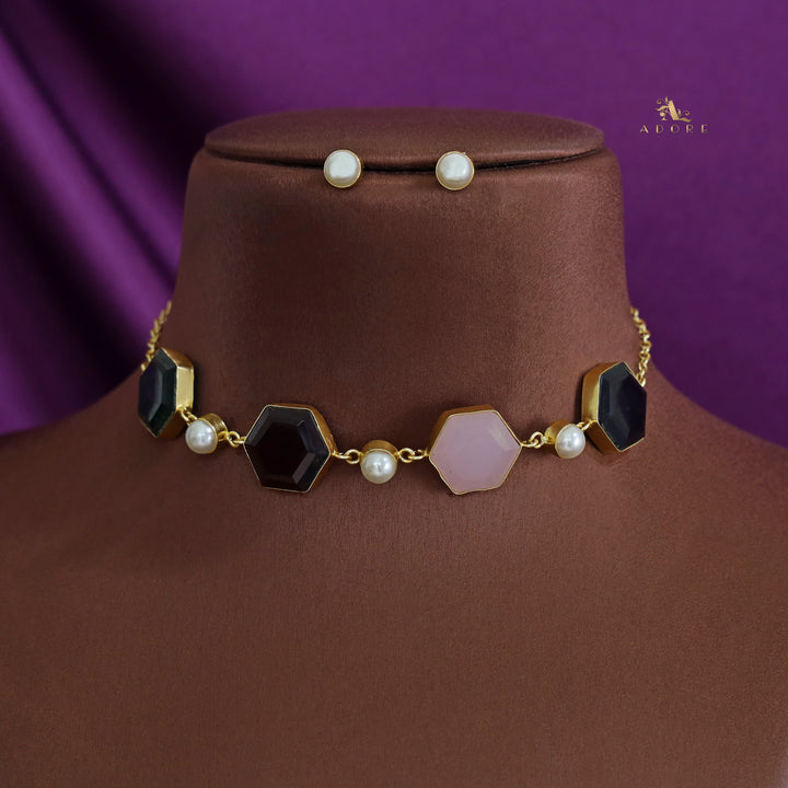 4 Hexa Glossy Pearl Choker with Stud