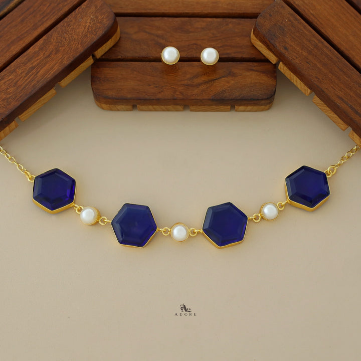 4 Hexa Glossy Pearl Choker with Stud