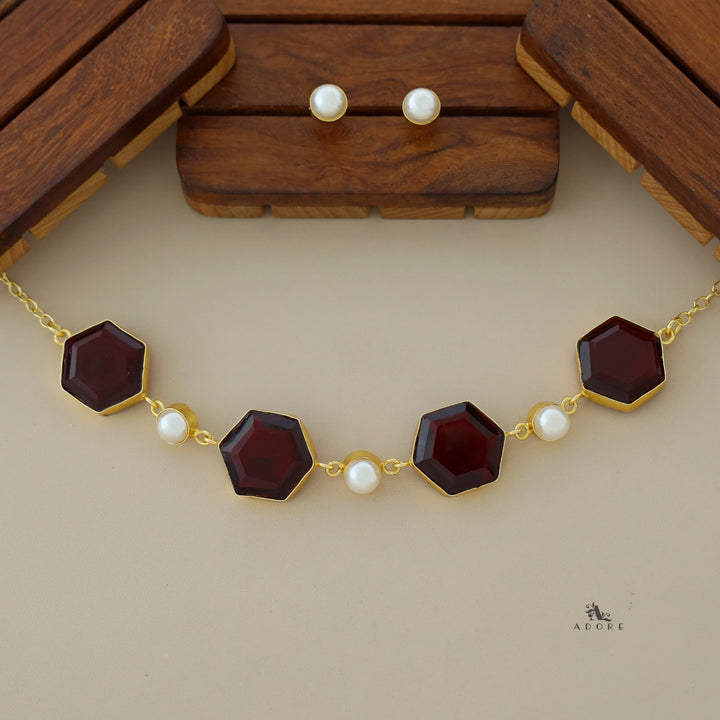 4 Hexa Glossy Pearl Choker with Stud