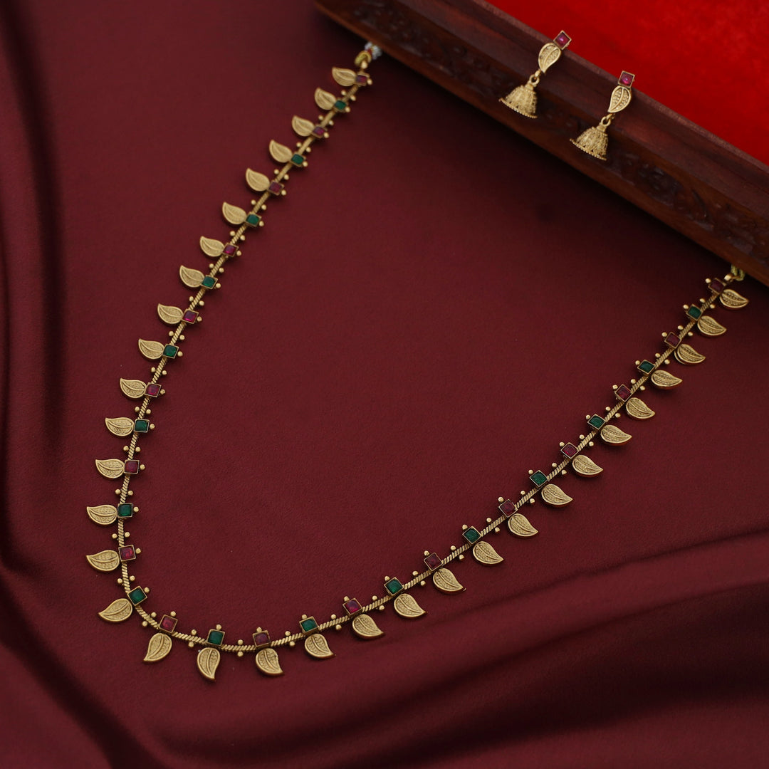 Chinmayi Leafy Kemp Stone Long Neckpiece With Earring