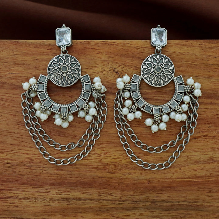 Famila Floral Pearl Chainy Earring