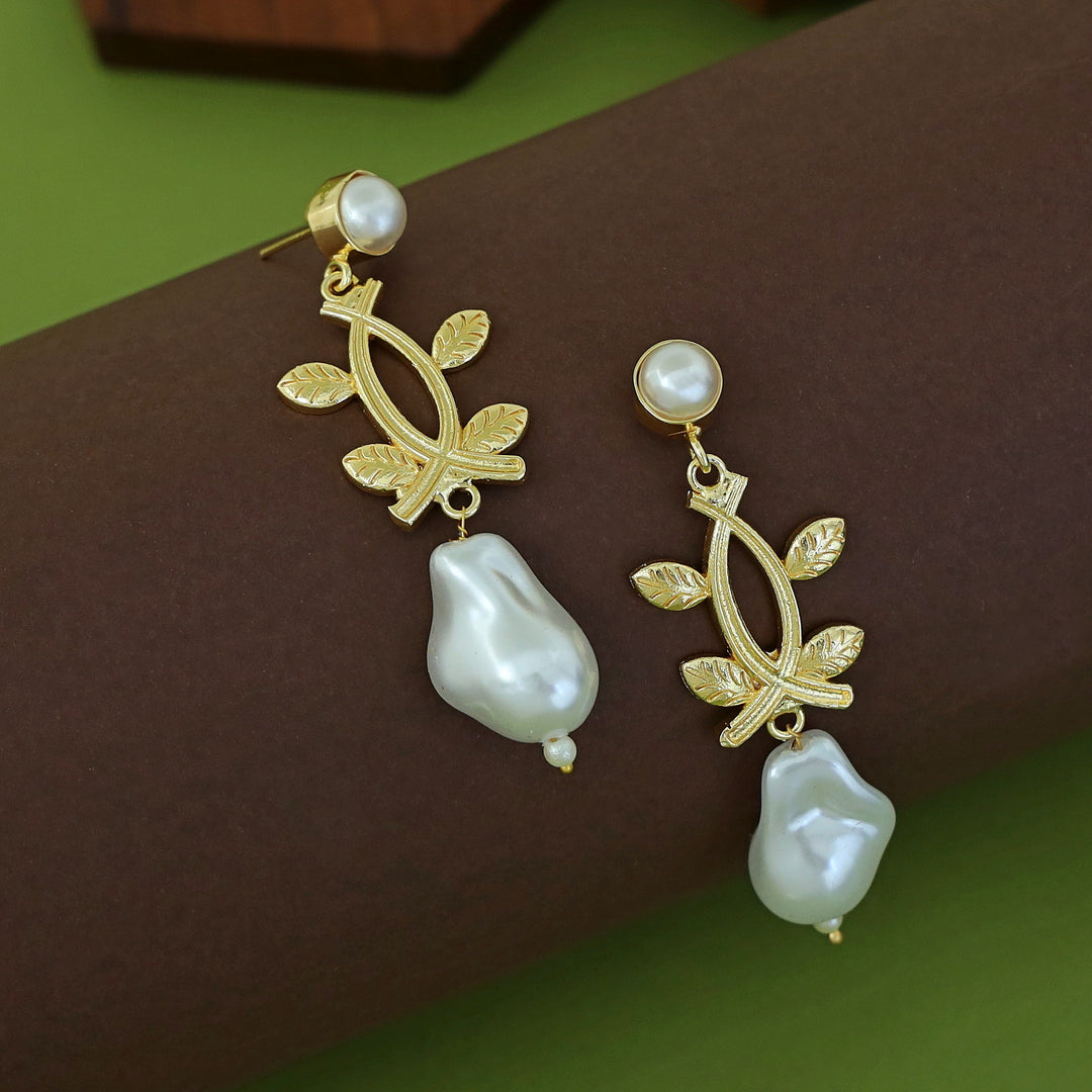 Hima Golden Leafy Pearl Baroque Earring