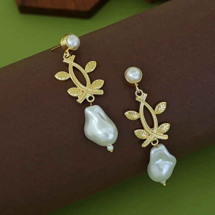 Hima Golden Leafy Pearl Baroque Earring