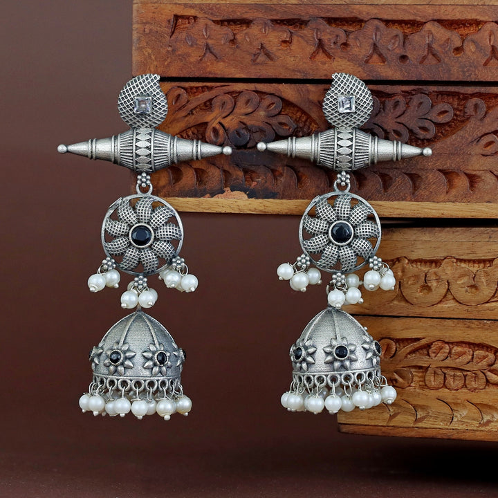 Amira Flower Pearl Jhumka