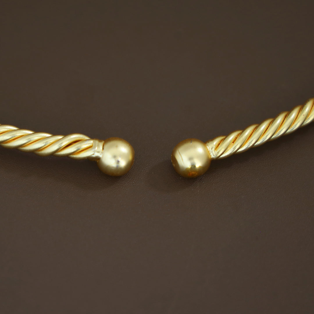 Cesta Golden Twisted Ghungroo Neck Cuff