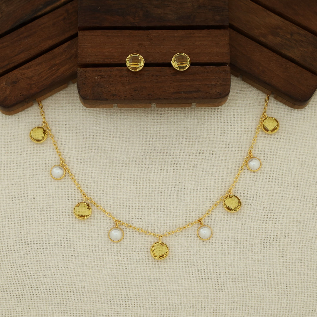 Mihaara Pearl Neckpiece With Stud (Colour Option)