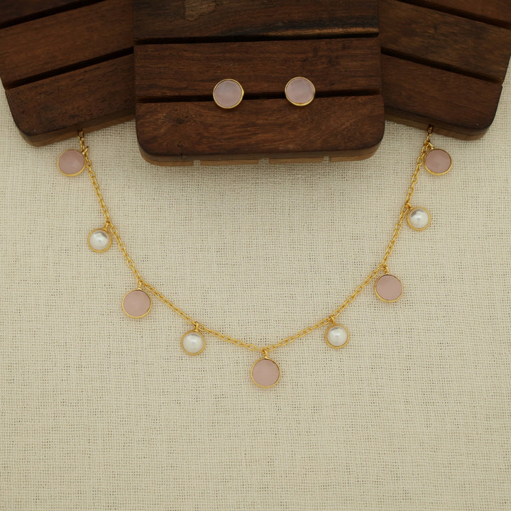 Mihaara Pearl Neckpiece With Stud (Colour Option)