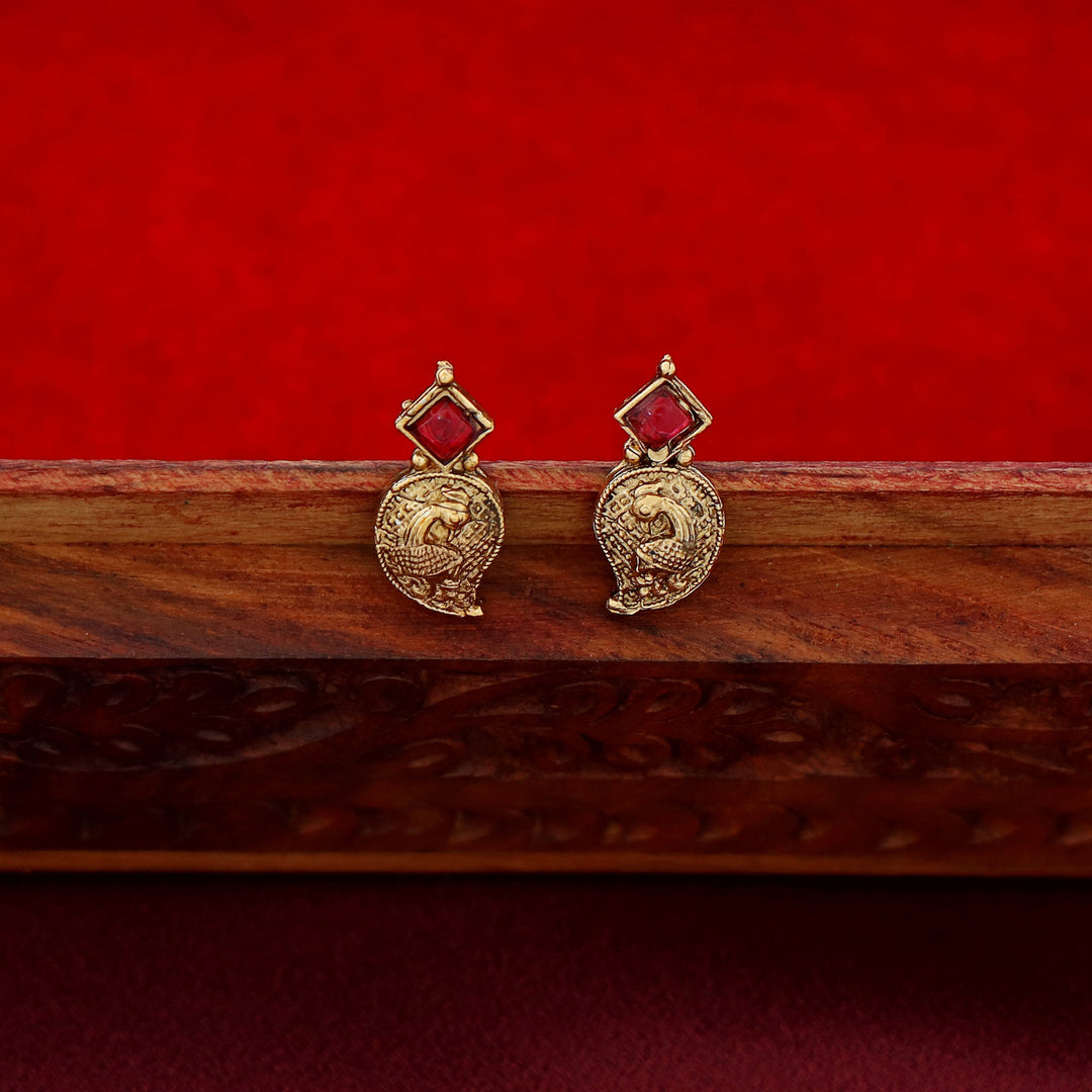 Brishti Devi Kemp Stone Short Neckpiece With Earring