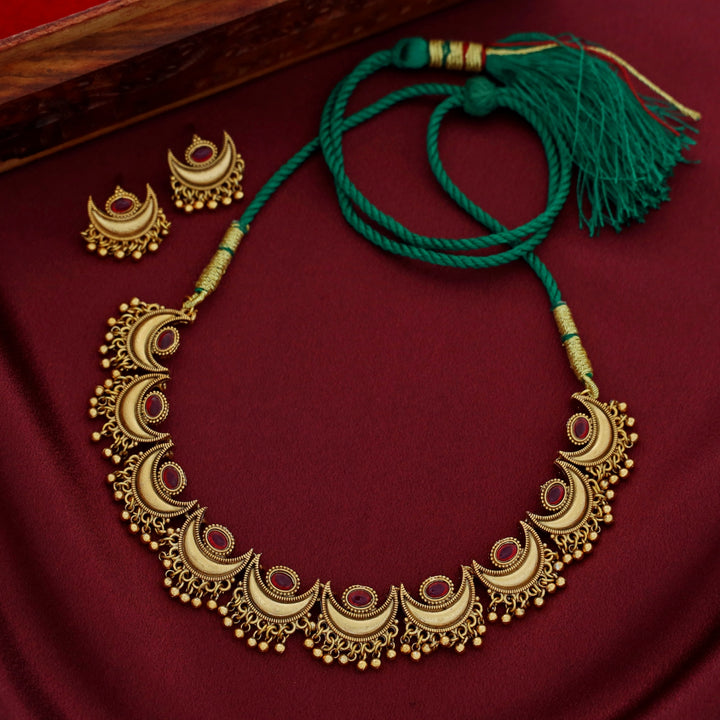 Swarupa Chandra Neckpiece With Earring