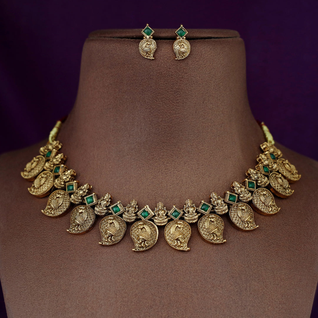 Brishti Devi Kemp Stone Short Neckpiece With Earring