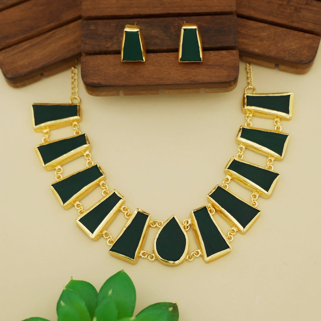 Harma Raindrop Raw Stone Neckpiece with Earring