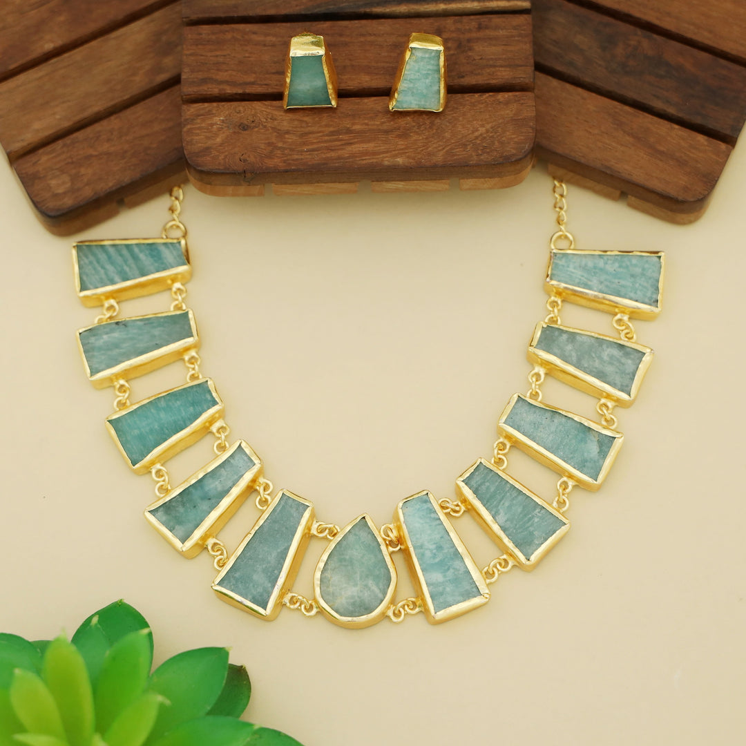 Harma Raindrop Raw Stone Neckpiece with Earring