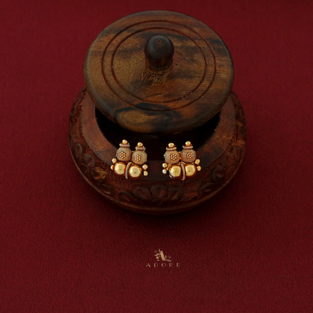 Thripti Golden Ball Short Neckpiece with Earring
