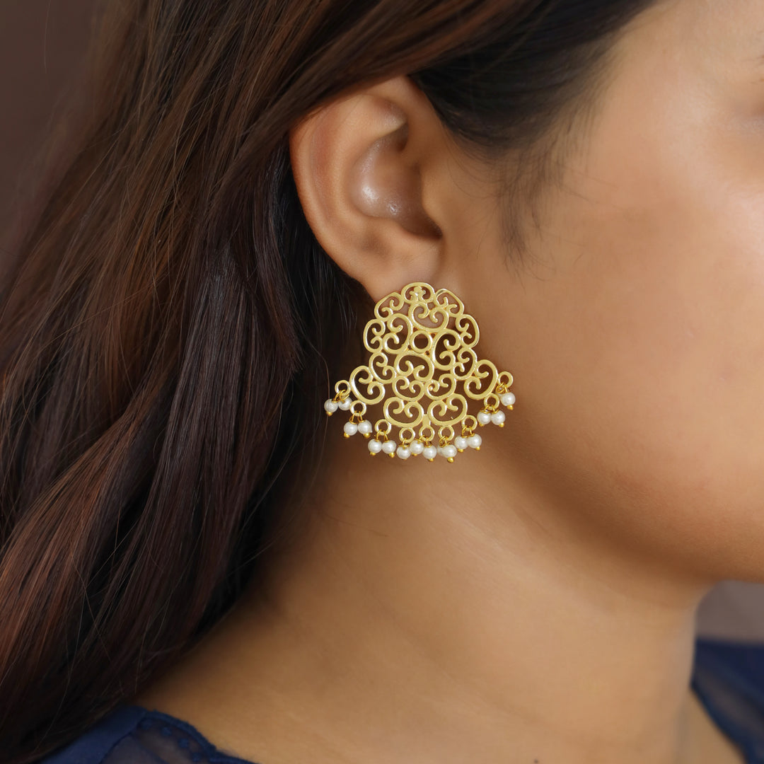 Golden Niralika Pearl Earring