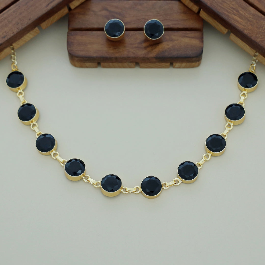 Applegate Choker/Short Neckpiece With Stud